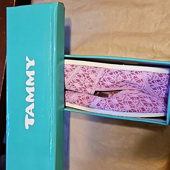 Tammy pink & lilac sparkly slip on crocheted shoes. Size 10 women. - Picture 8 of 9